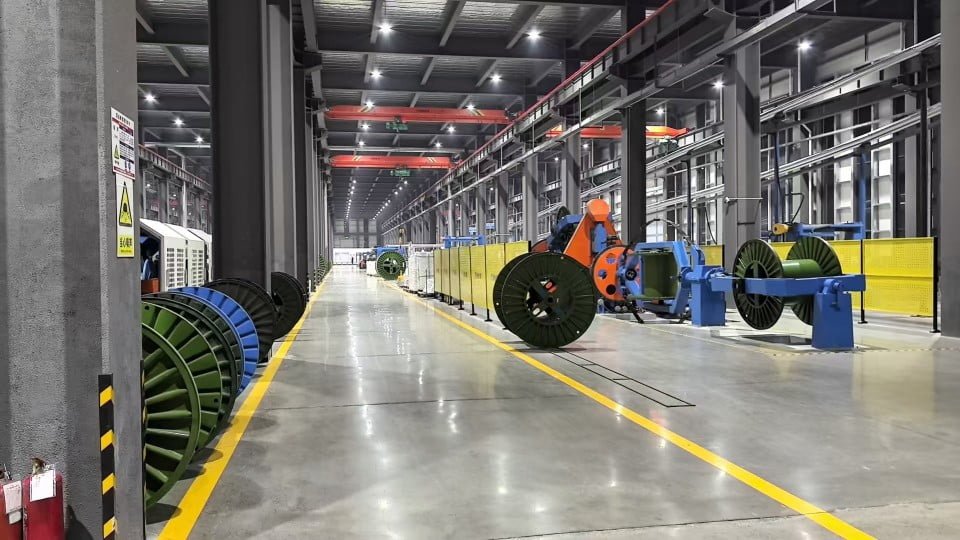 Cable reel winding and drum loading area