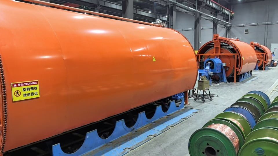 Armoring and sheathing production line