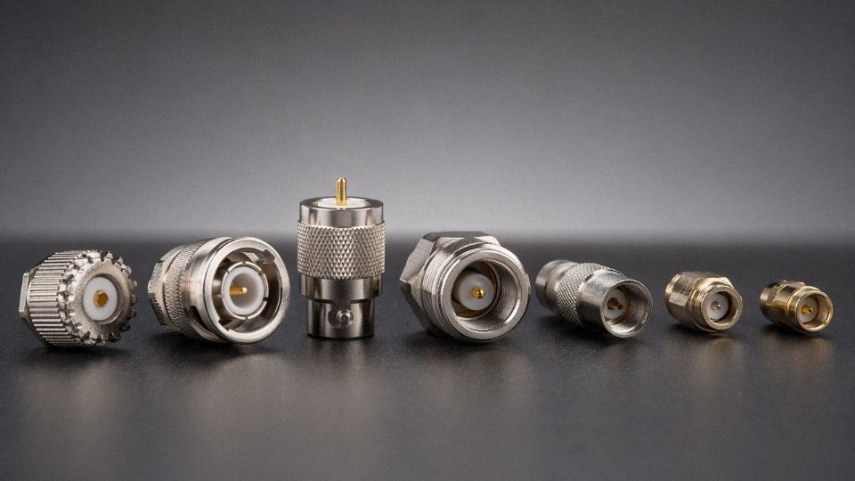 7-types-cable-connectors-03-coaxial-connector-family-comparison