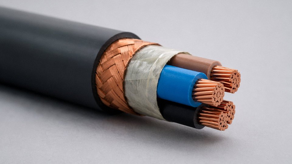 does-cable-wire-have-electricity-11-cable-cross-section-quality-layers-conductor-insulation-sheath