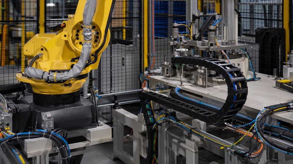 what-is-type-5-cable-01-robotic-work-cell-flexible-cable-routing