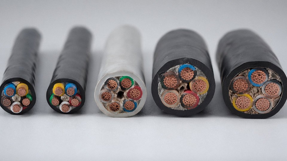 what-kind-of-wire-is-cable-06-conductor-materials-cross-section-comparison