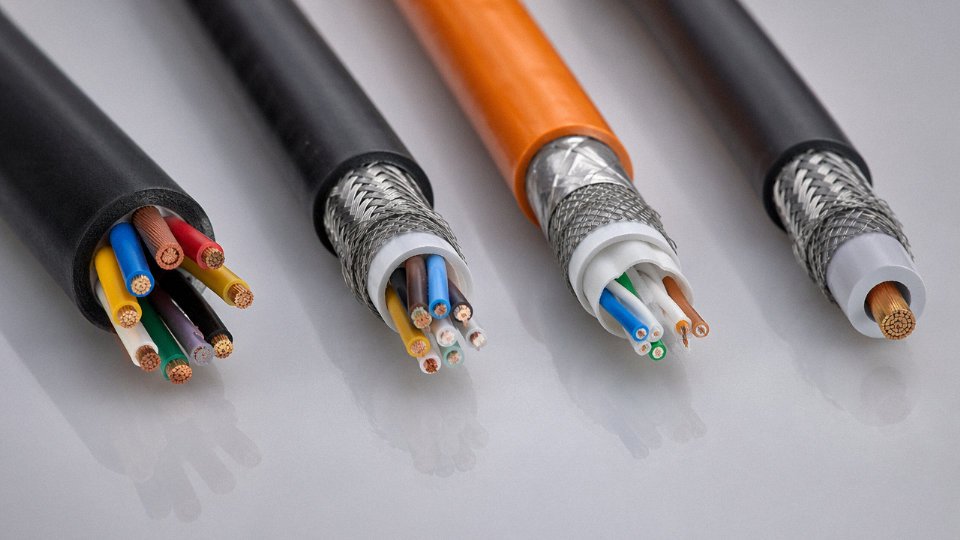 4-types-of-cables-01-communication-cable-types-comparison