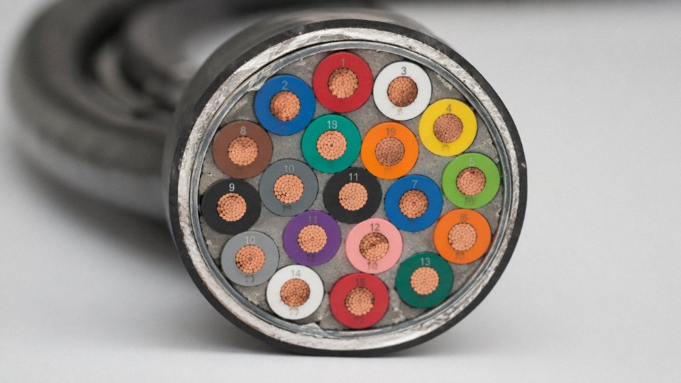 control-wire-color-codes-01-multi-core-cable-cross-section-numbered-cores