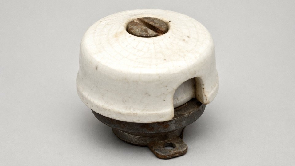 house-wiring-12-vs-14-gauge-07-knob-and-tube-ceramic-knob-identification