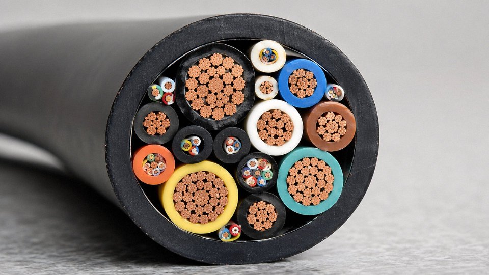 types-of-industrial-cables-01-continuous-flex-drag-chain-cable-cross-section-diagram