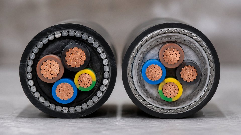 what-does-240v-cable-look-like-06-swa-vs-awa-cross-section-comparison