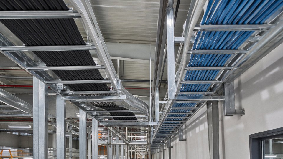 what-is-cable-in-construction-05-cable-tray-segregation-power-data