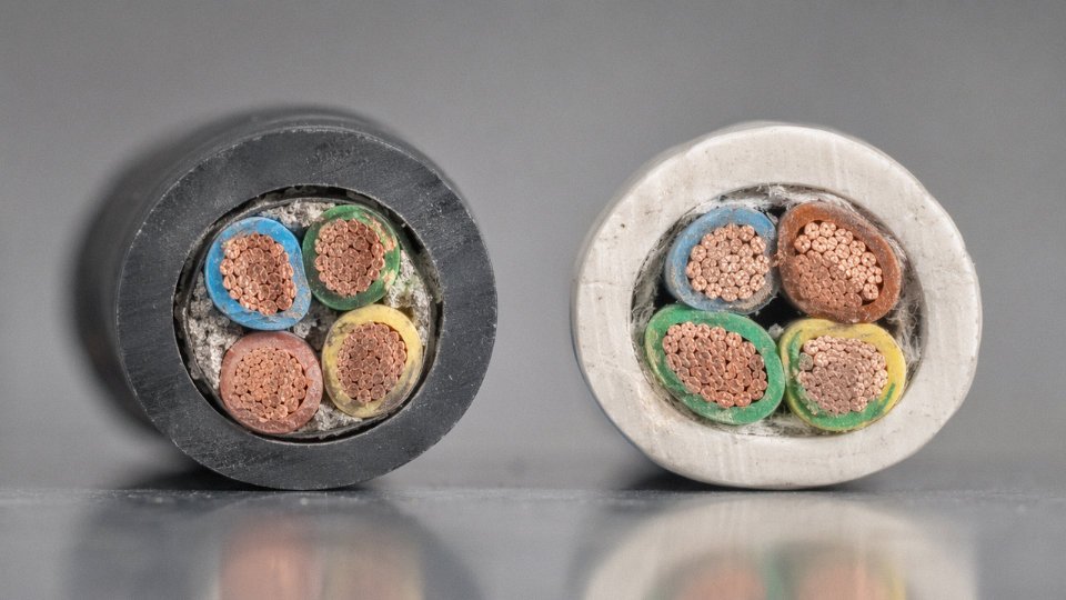 wire-needed-rewire-house-09-counterfeit-vs-genuine-cable-cross-section-comparison